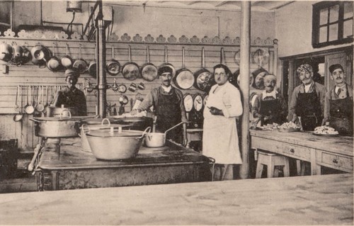 Ecole Coloniale<br/>La Cuisine